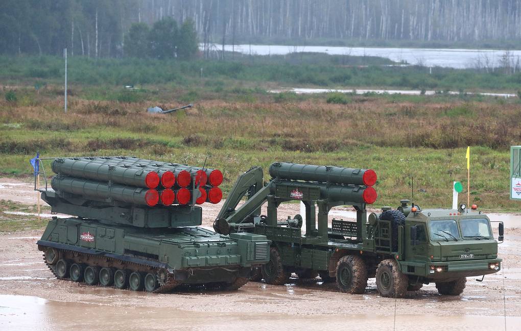 該軍區配備最新型buk-m3導彈系統的防空旅部隊在阿斯特拉罕地區卡普斯