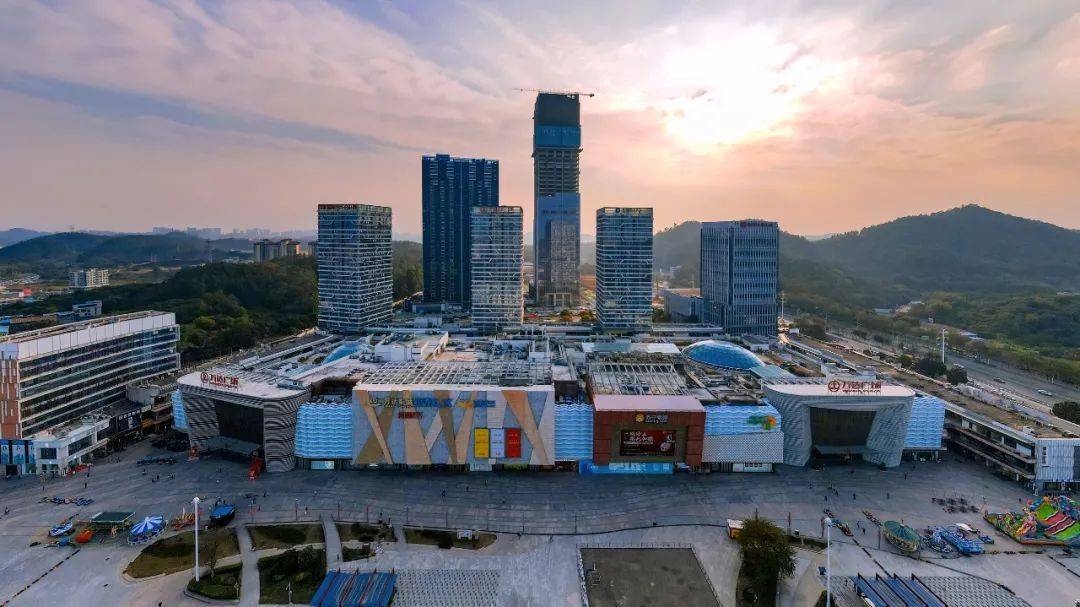 将以宜居宜业宜游为主题,在红象直播电商双创园主会场以及增城万达