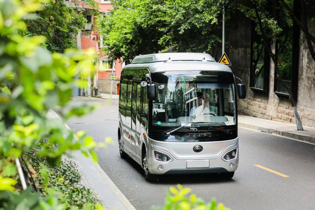 社区出行微巴宇通e6s开启全国巡展五超品质获赞无数