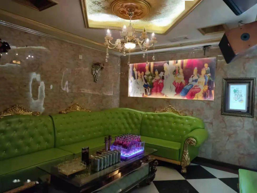 西和大水街新开了一家私房菜,包厢设在ktv