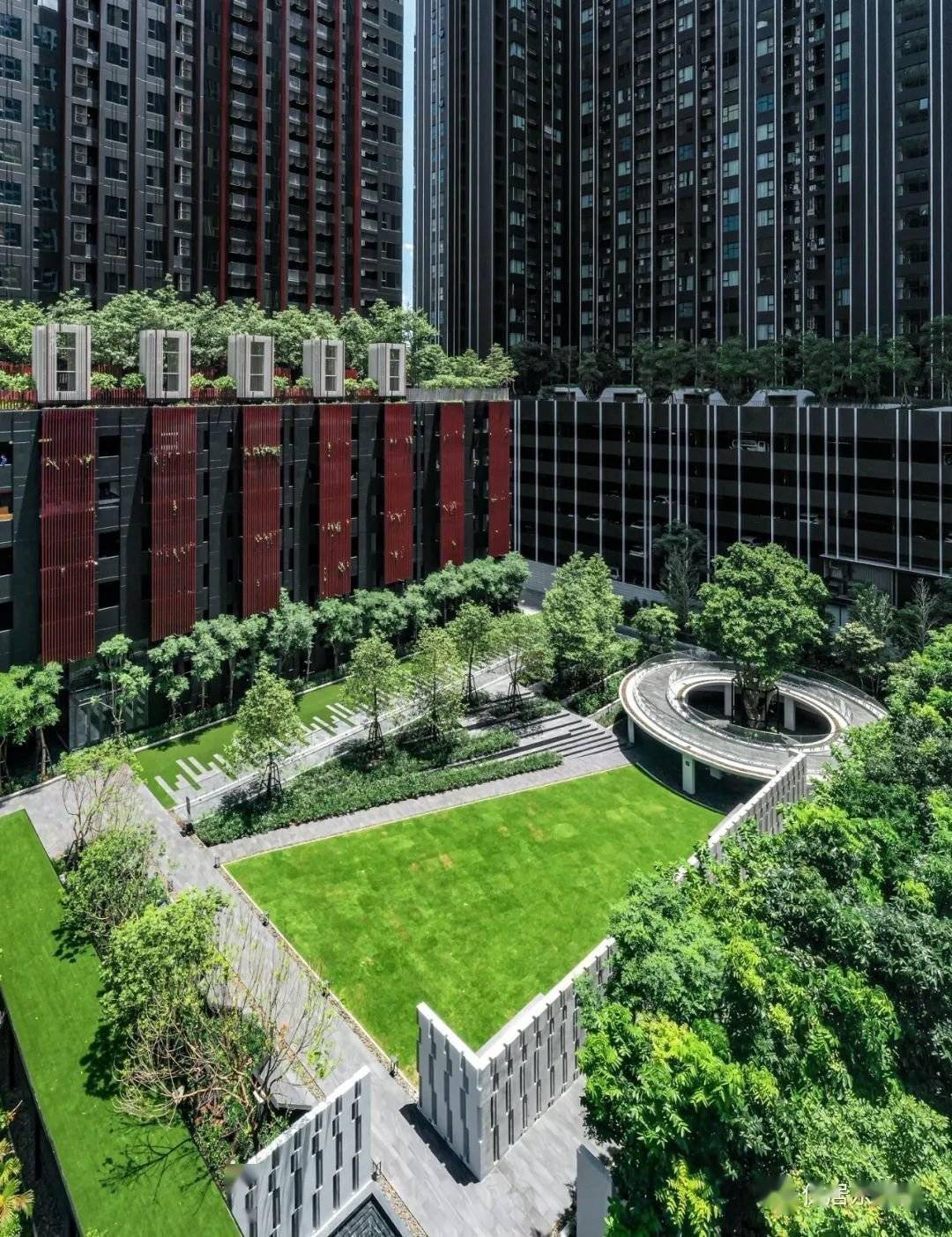 实地拍摄实景呈现rama9地区以mrt地铁rama9站为轴心向西可到素万那普