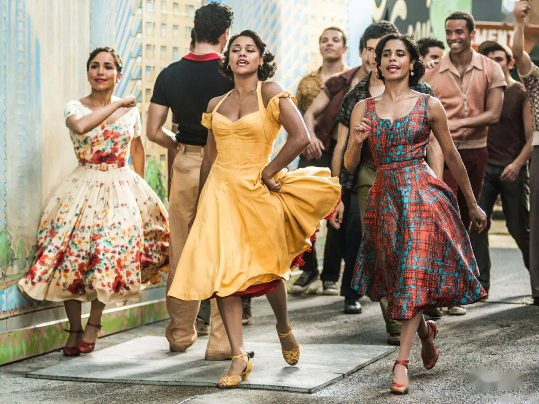 在2020年这样对名利场说:"我很想讲述那些波多黎各人移民来美国,挣扎