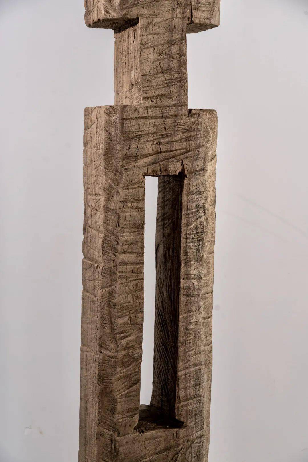 朽木的生命姿态|朽木可雕—吴谦雕塑作品展