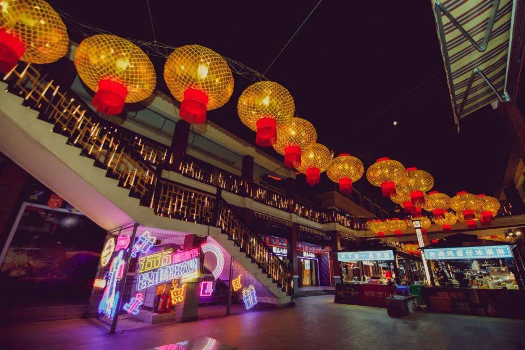 夜市诉说着对昆山夜生活的热爱大家用自己的方式烟火气中昔日的人气