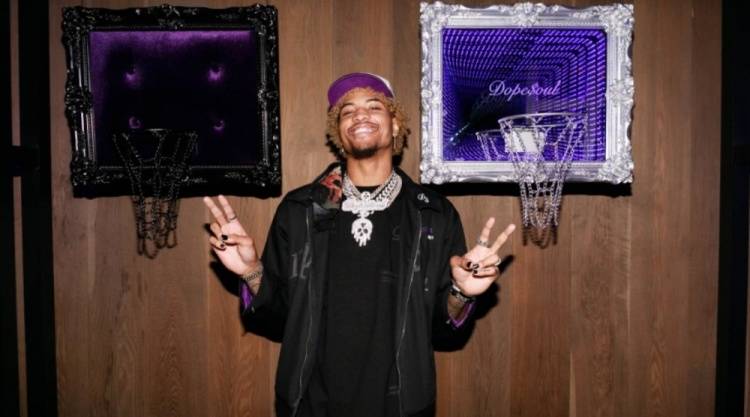 品牌|时尚潮人!乌布雷在纽约时装周推出个人潮牌快闪店