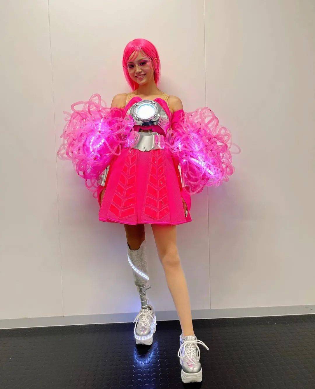 这些女神不一般逐渐赛博朋克化的义肢模特