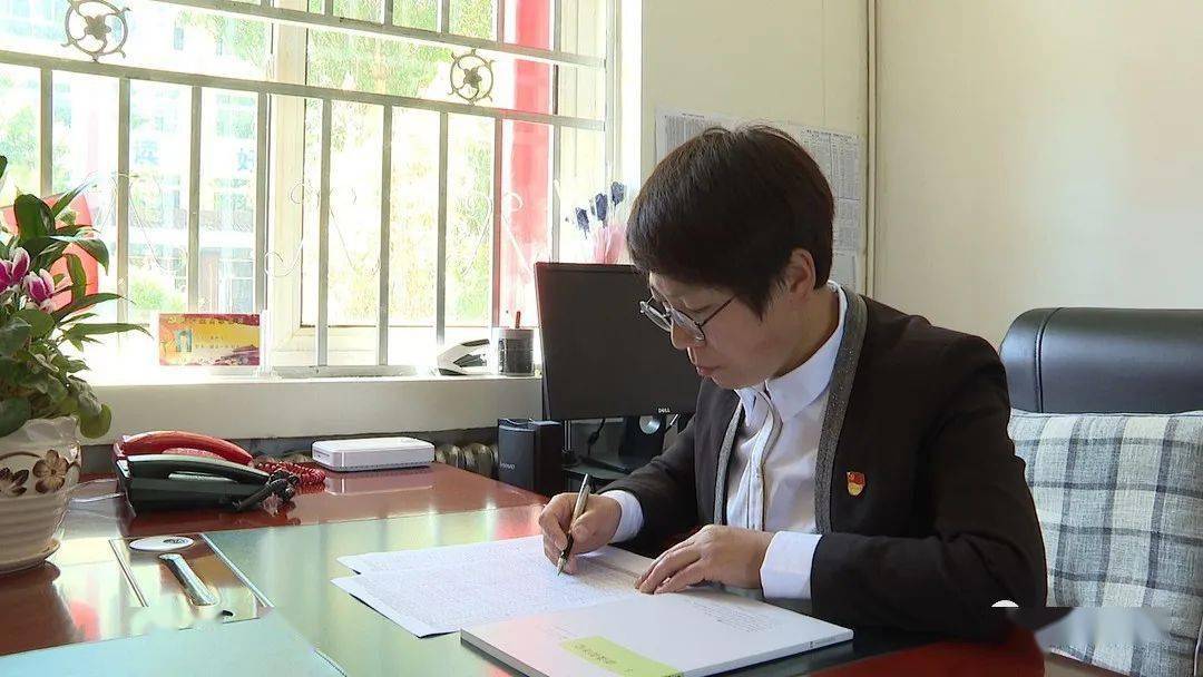 从一名语文老师到学校管理层,从短暂地离开教育岗位到再回岷县一中