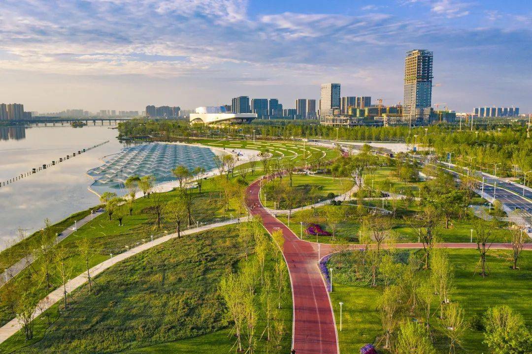 9公里圣火传递,路线中经过的西安国际会展中心,灞河两岸提升改造工程