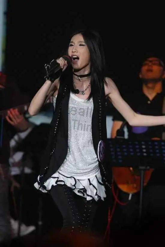 电影|快乐女声南京赛区的她，今年演了好莱坞电影《尚气》…