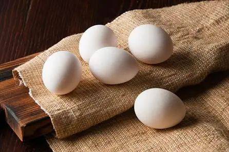 血液|胆固醇越低越好？要不然就离心梗和脑梗不远了？如何控制胆固醇，医生提醒→