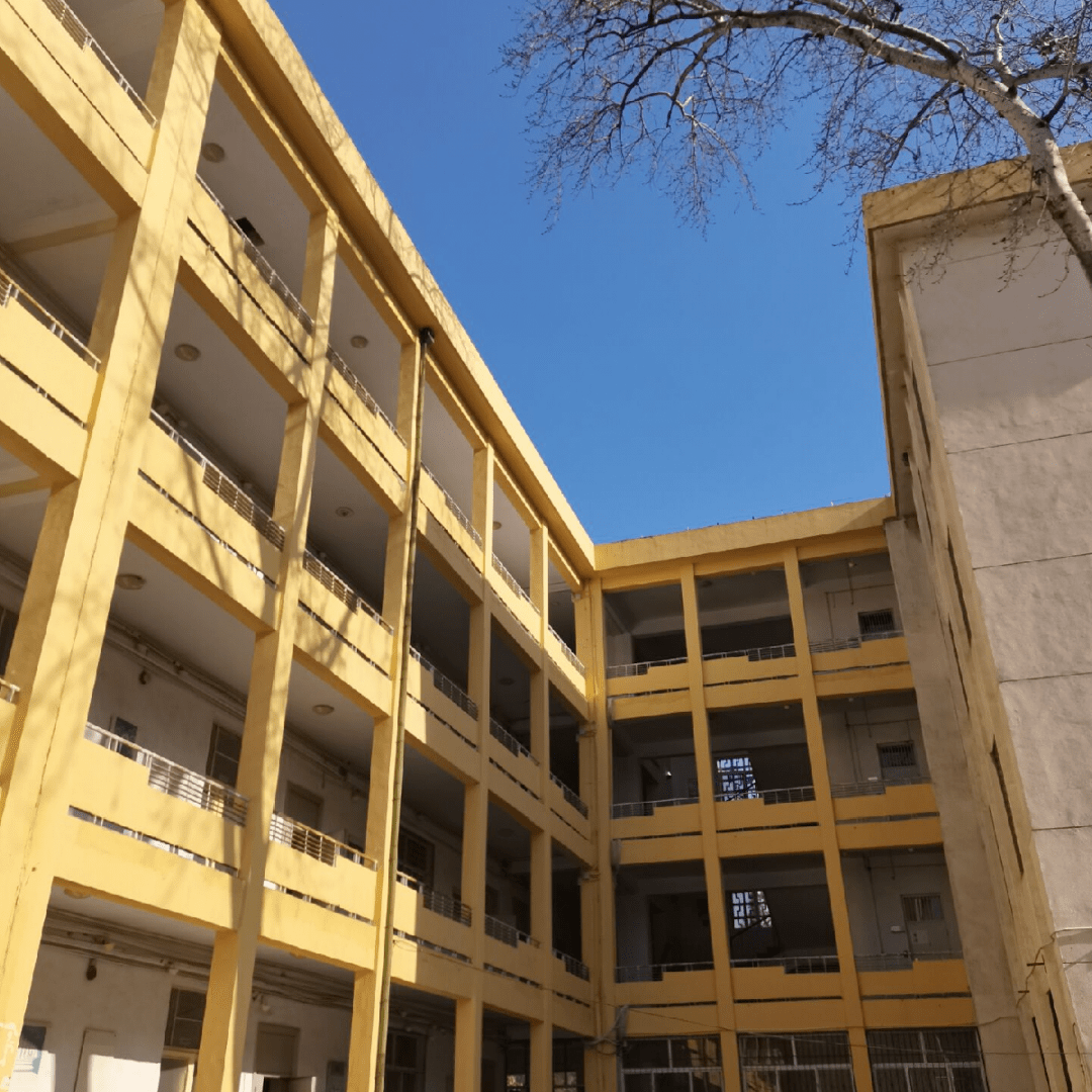 我在这里等着你们呦!教学楼(五四路校区)hbuer:已经迫不及待了呢!