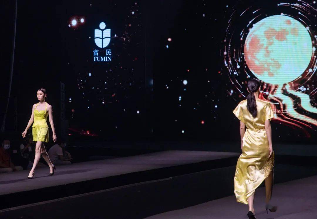 橙黄色|精彩！来享受一场“麦浪滚滚”的视觉盛宴！