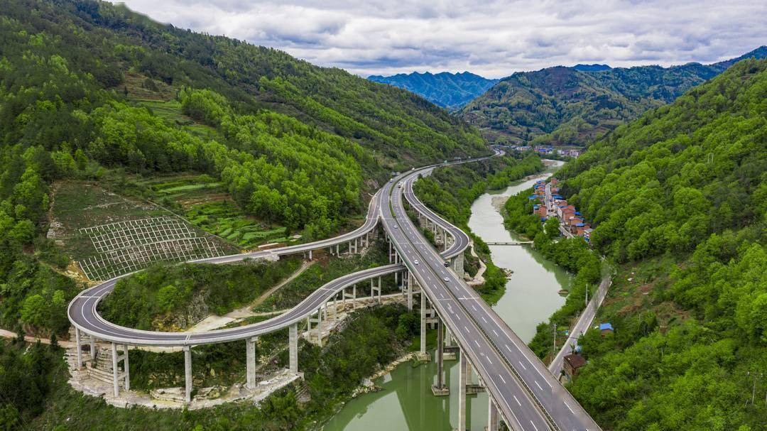 巴山大峡谷快速通道图片