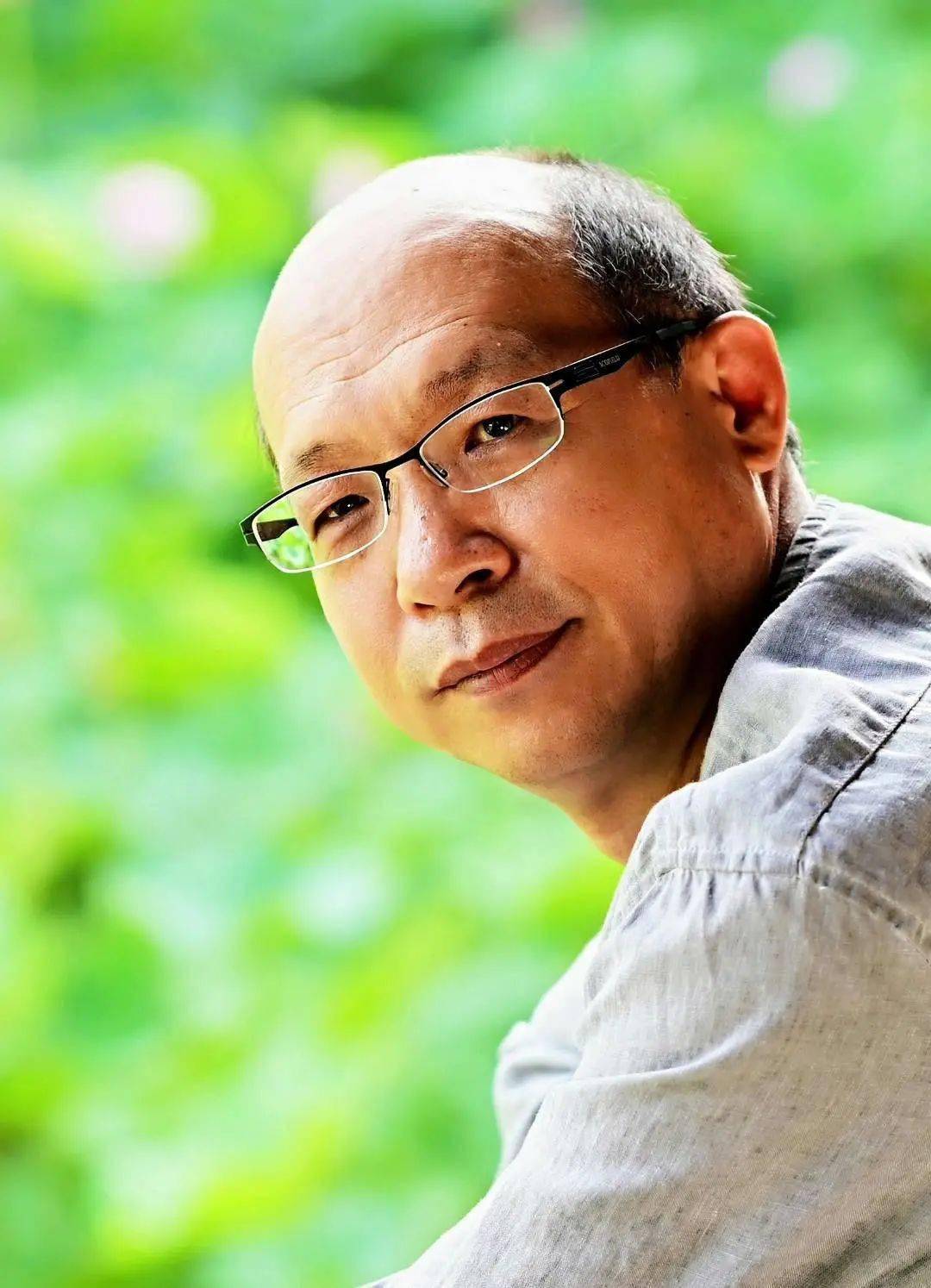 矩形色块杜杰,山东冠县人,邯郸市作协书画院常务副院长,赵都印社副