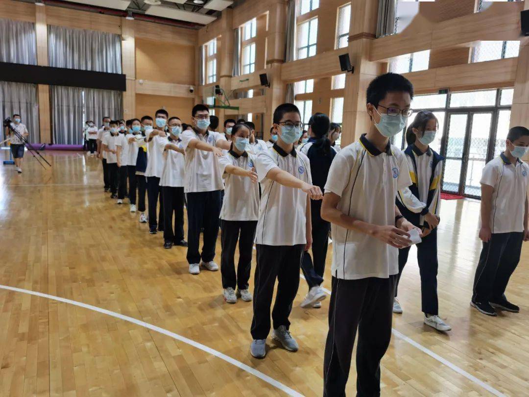 错时错峰进行核酸检测福州三中安排全校2400多名师生9月14日上午福州