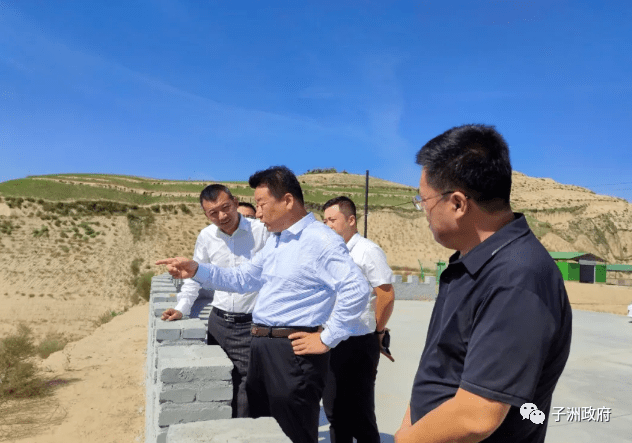 9月13日至14日,县委副书记,代县长赵贵波先后到电市镇,水地湾便民服务