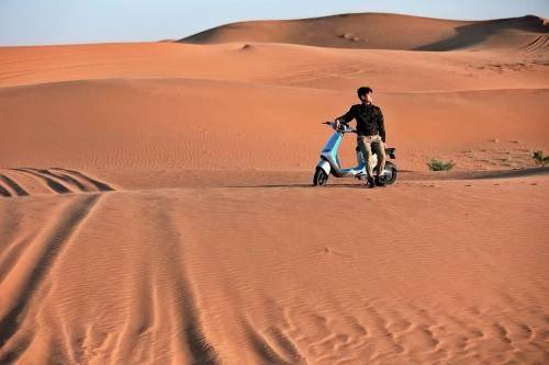 首辆搭载“两轮电动车大脑”的哈啰A80探索版征服沙漠