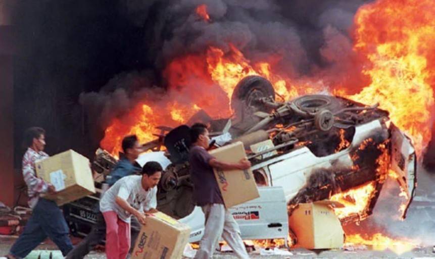 苏比安托20年前排华幕后黑手有人脉又有钱两次冲击总统宝座