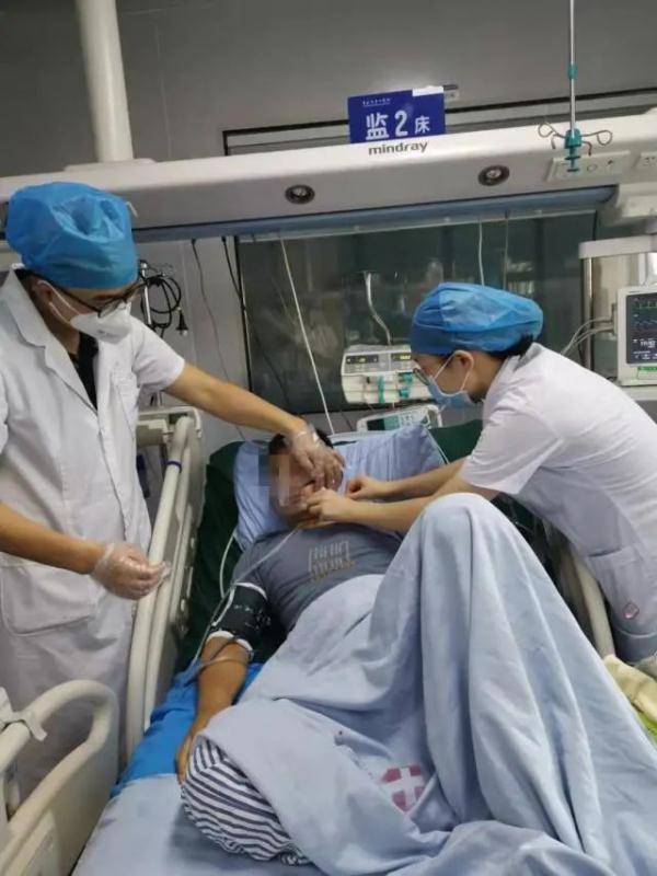 杨红忠|挤了一下脸上的“痘痘”，湖南小伙出现败血症、呼吸衰竭、尿毒症