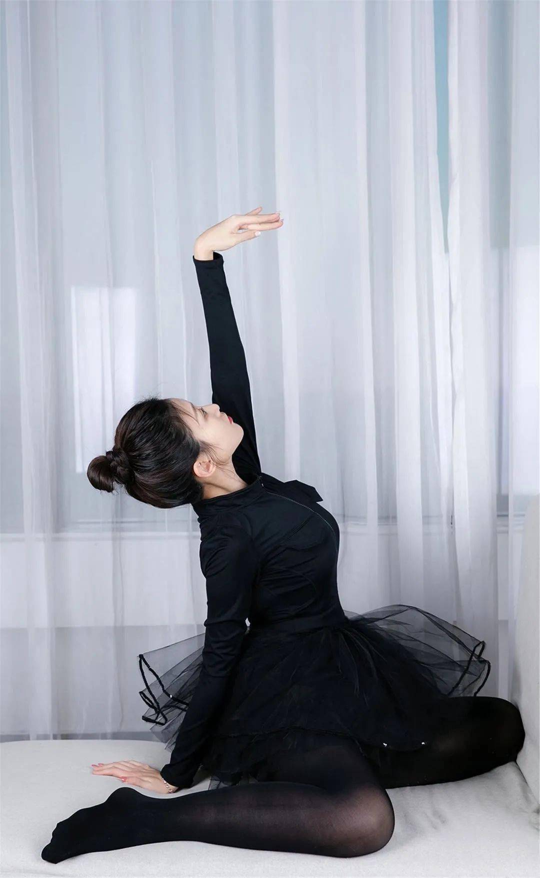 跳芭蕾舞的小姐姐