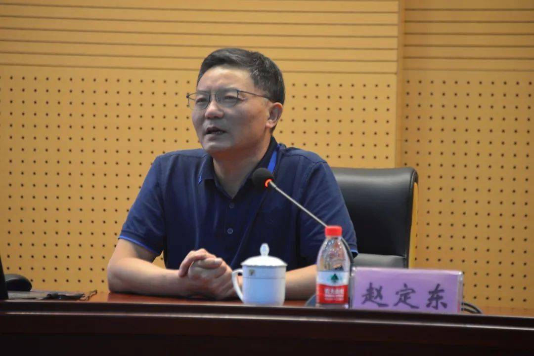 区委常委,宣传部部长沈威出席开班仪式并作动员讲话.