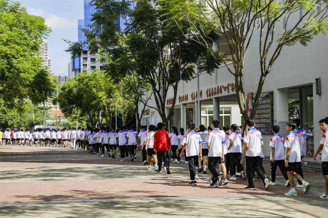 勿忘国耻,居安思危,吾辈自强——柳州铁一中学(初中部)2021年秋季学期