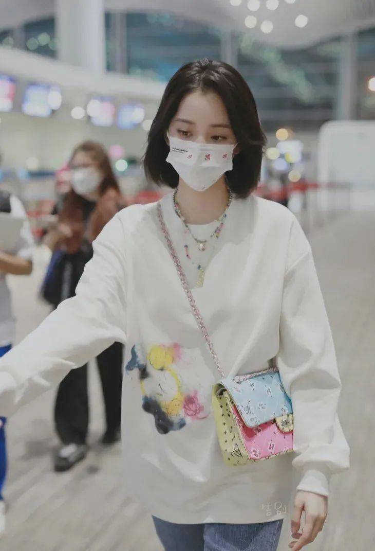 毛衣|下周穿什么 | 跟女明星学做环球影城最靓的仔!