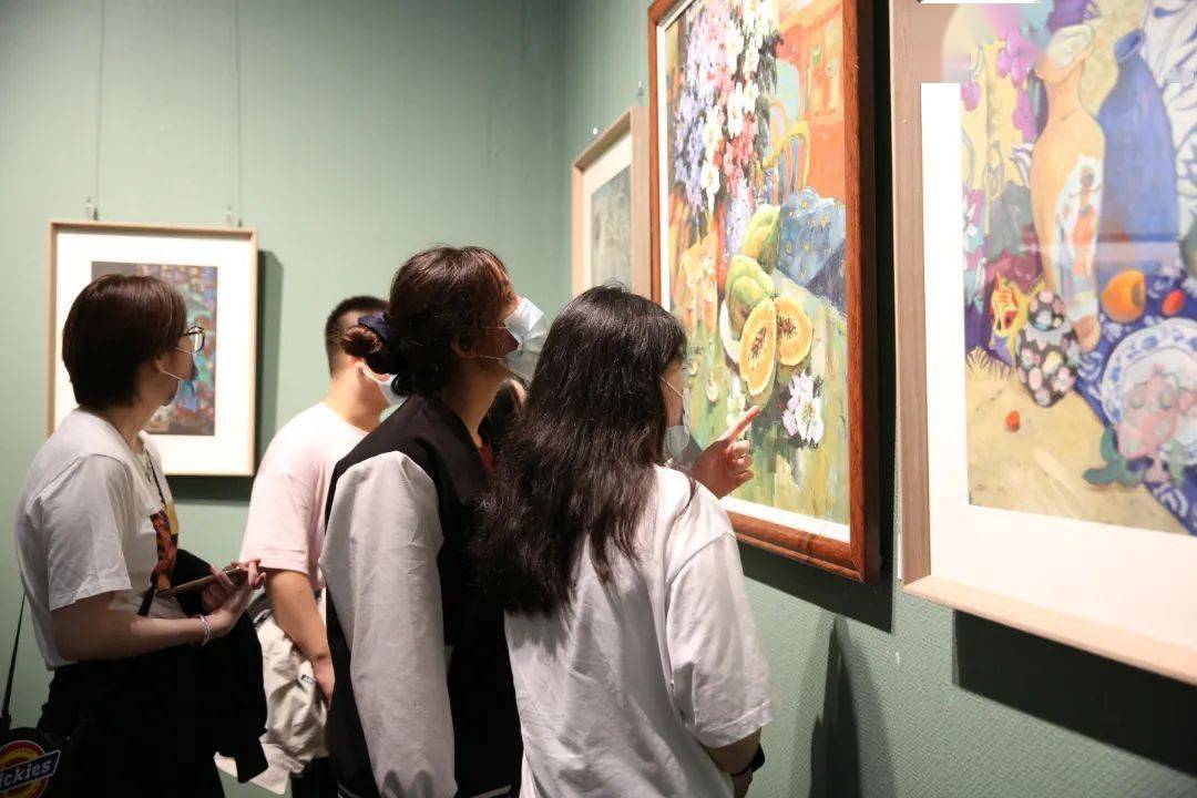 六中快讯传承青岛六中教师卢军个人画展暨2021届毕业学生习作展在青岛