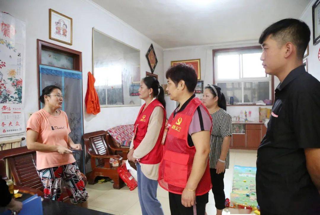 走进龙东村看望齐爱国老人看望齐淑芬老人走进龙街村看望齐素珍老人