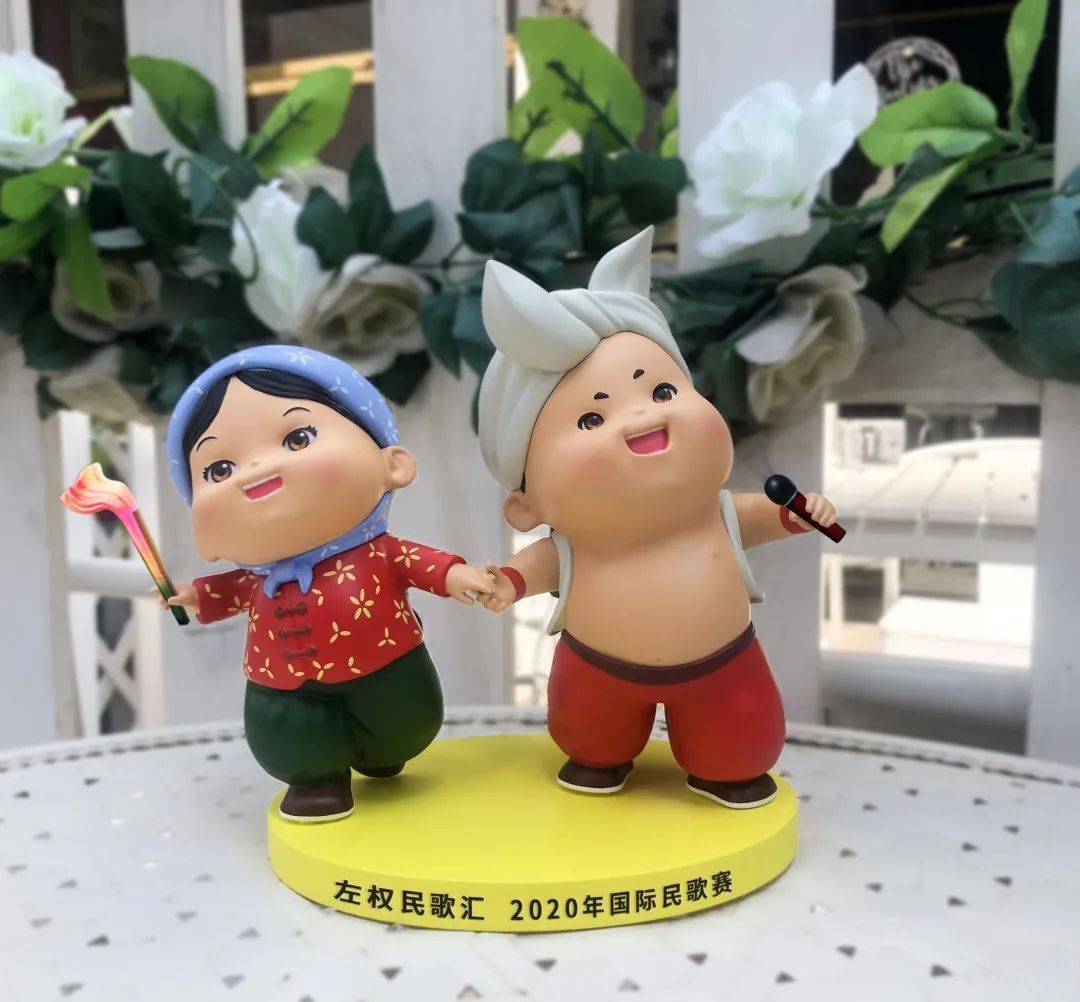 小亲圪蛋组合版 规格:22.5cm*21.5cm*13.7cm 材质:环保搪胶pvc