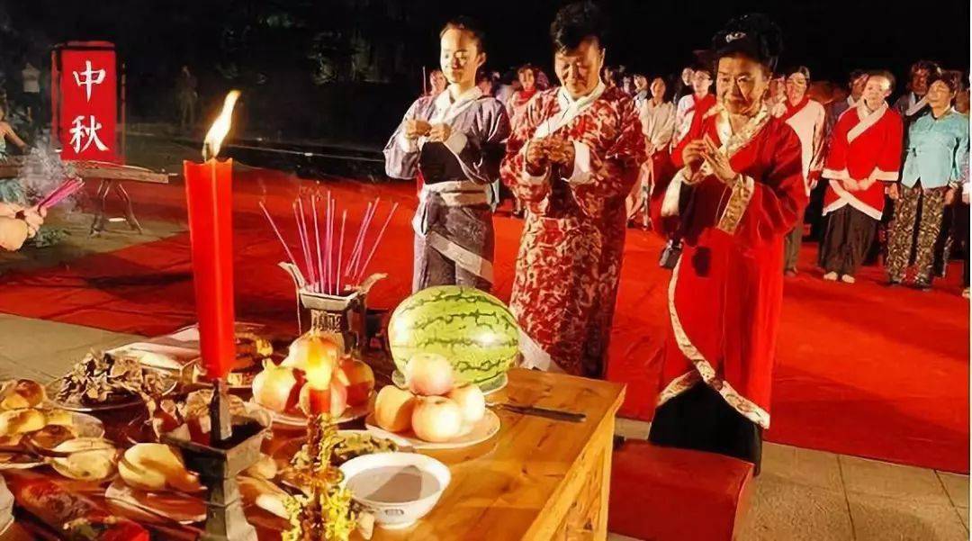 阖家团圆|今日中秋丨花好月圆日，阖家团圆时，祝你中秋快乐！