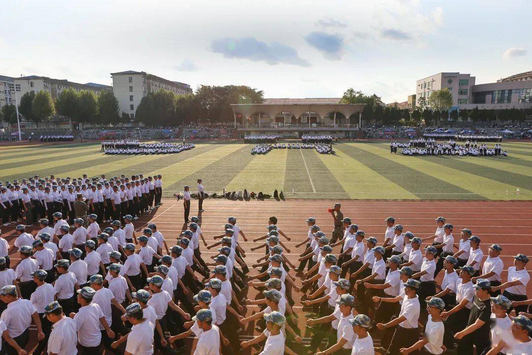 飒!地大萌新的多彩军训