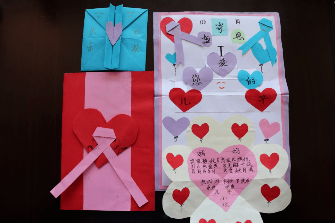 中秋这天,他们用卡片寄托思念