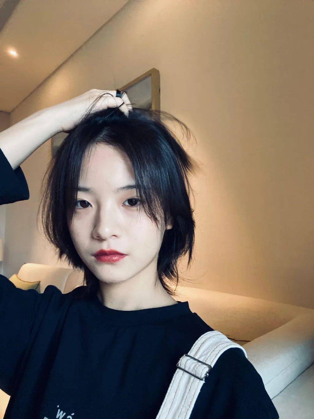 发型半个娱乐圈都在剪的短发，竟是“胡八一”同款！