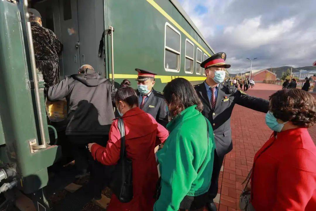 这些车开始供暖啦!