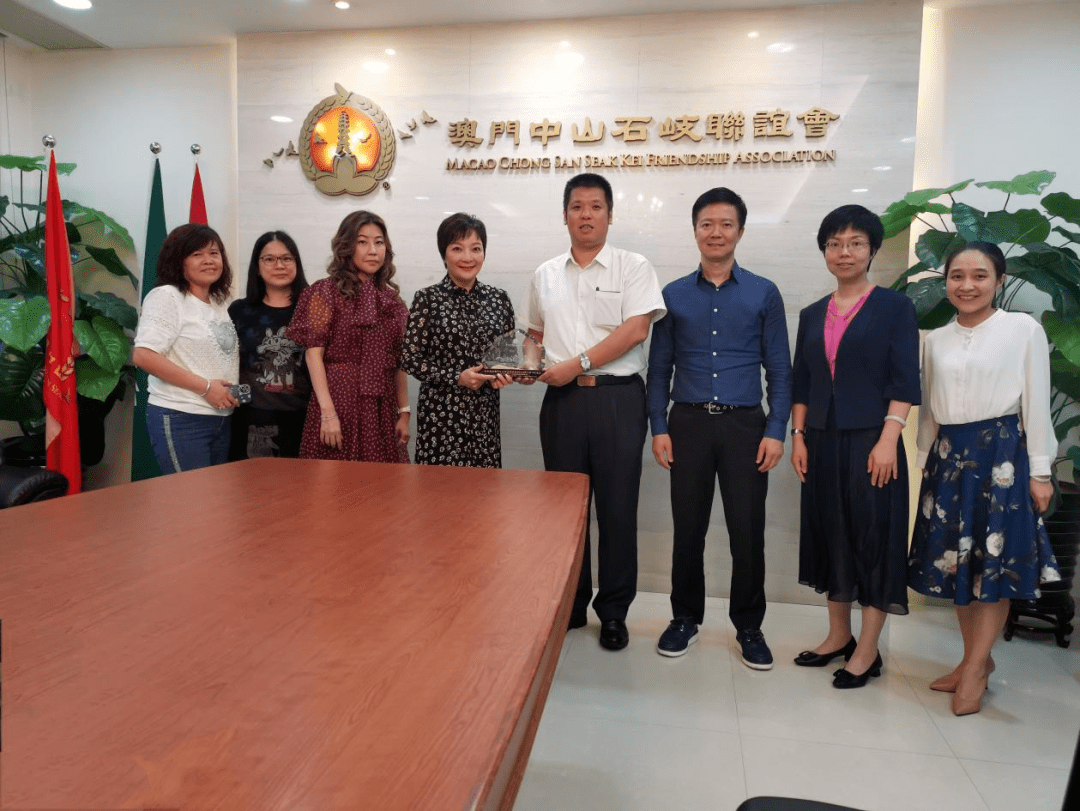 座谈会上,劳国南对澳门中山石岐联谊会一直以来支持家乡的经济和社会