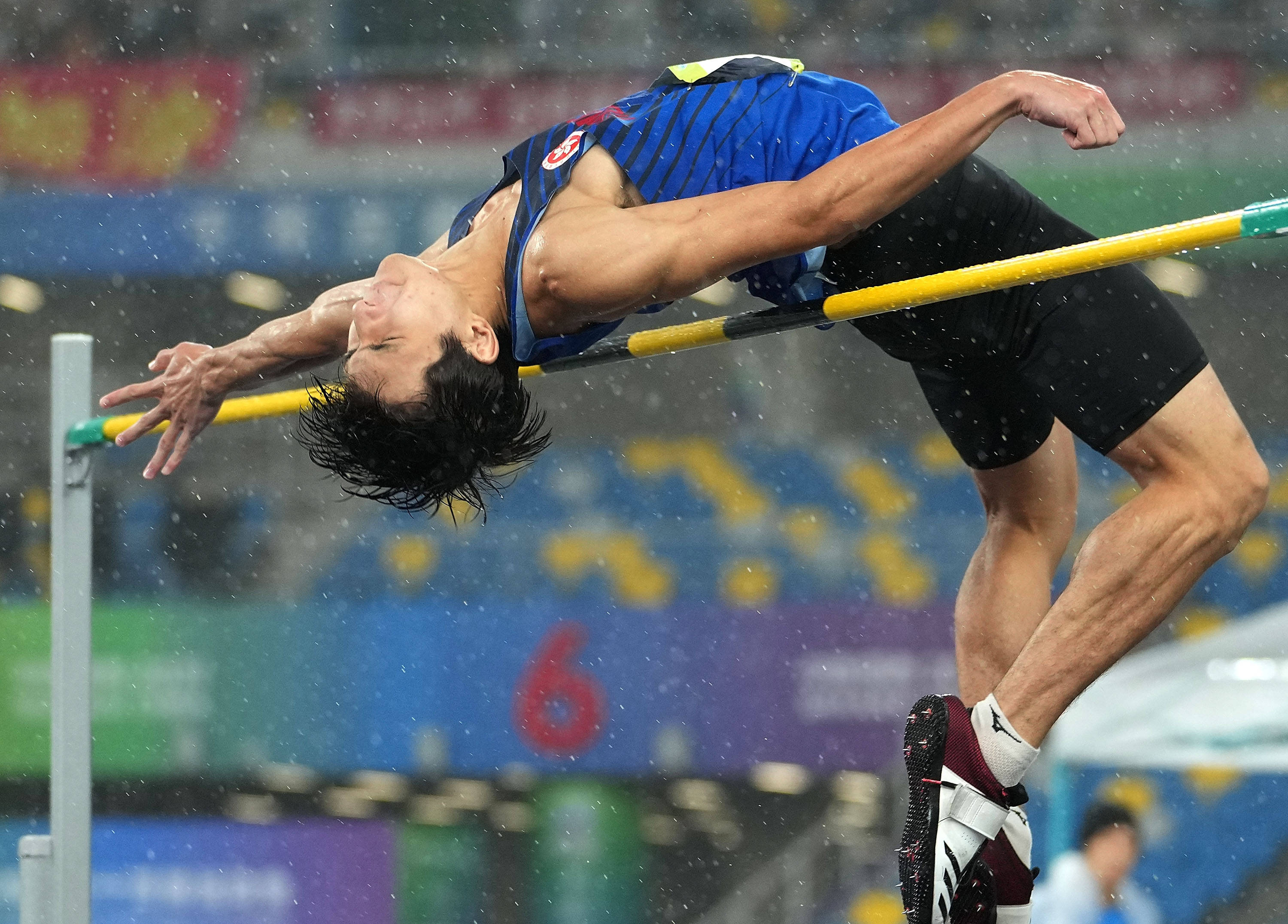 田径——男子跳高决赛赛况_比赛