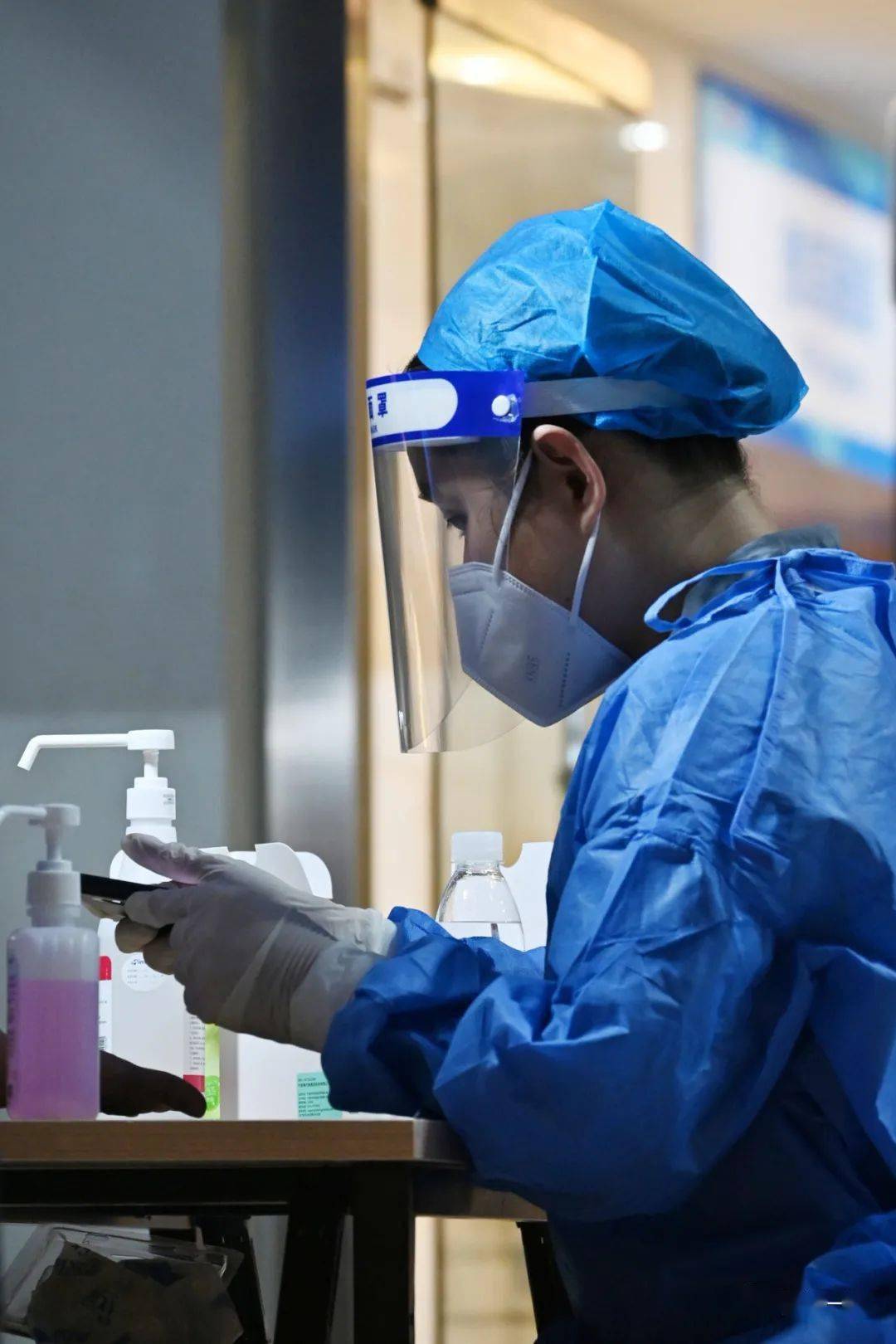 同心抗疫,全市大筛,记录那些一线的抗疫天使们_采集点