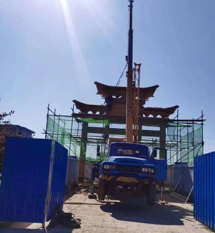 宣化区柳川河桥头牌坊木结构主体完成!即将重现古城风貌_施工