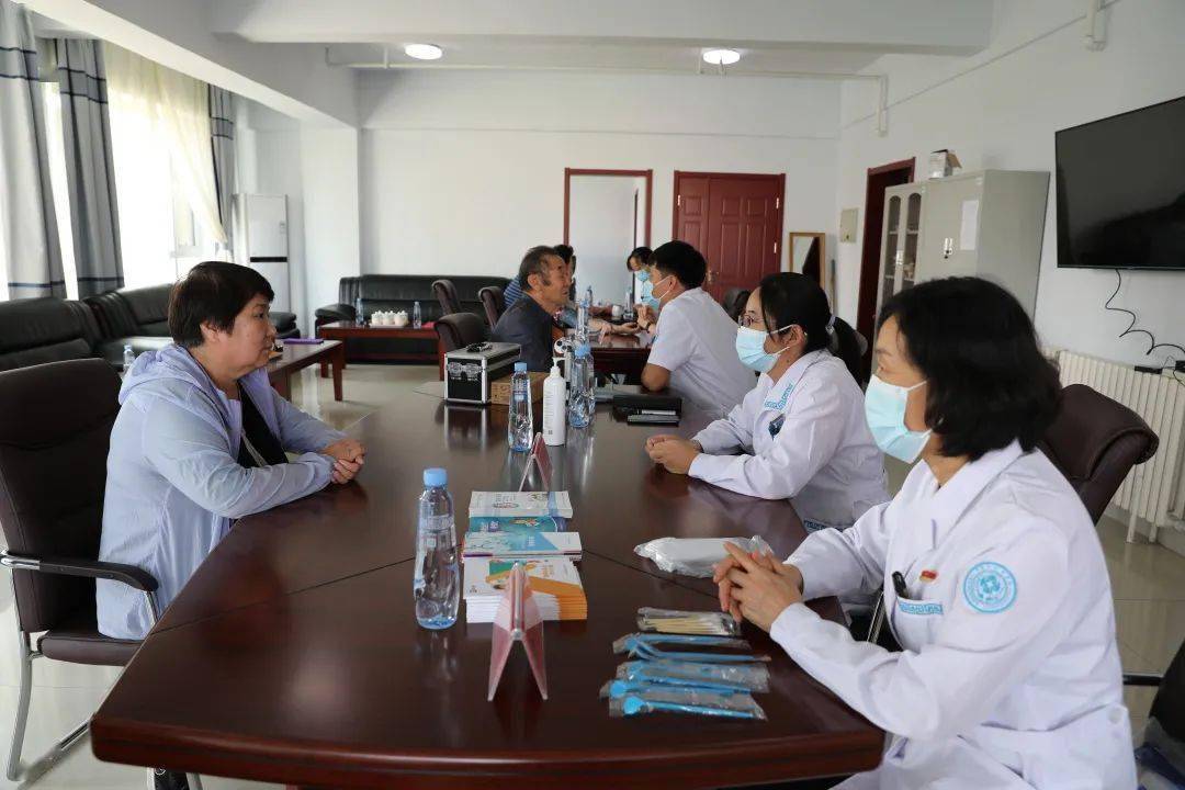 我为群众办实事健康义诊暖人心_离退休