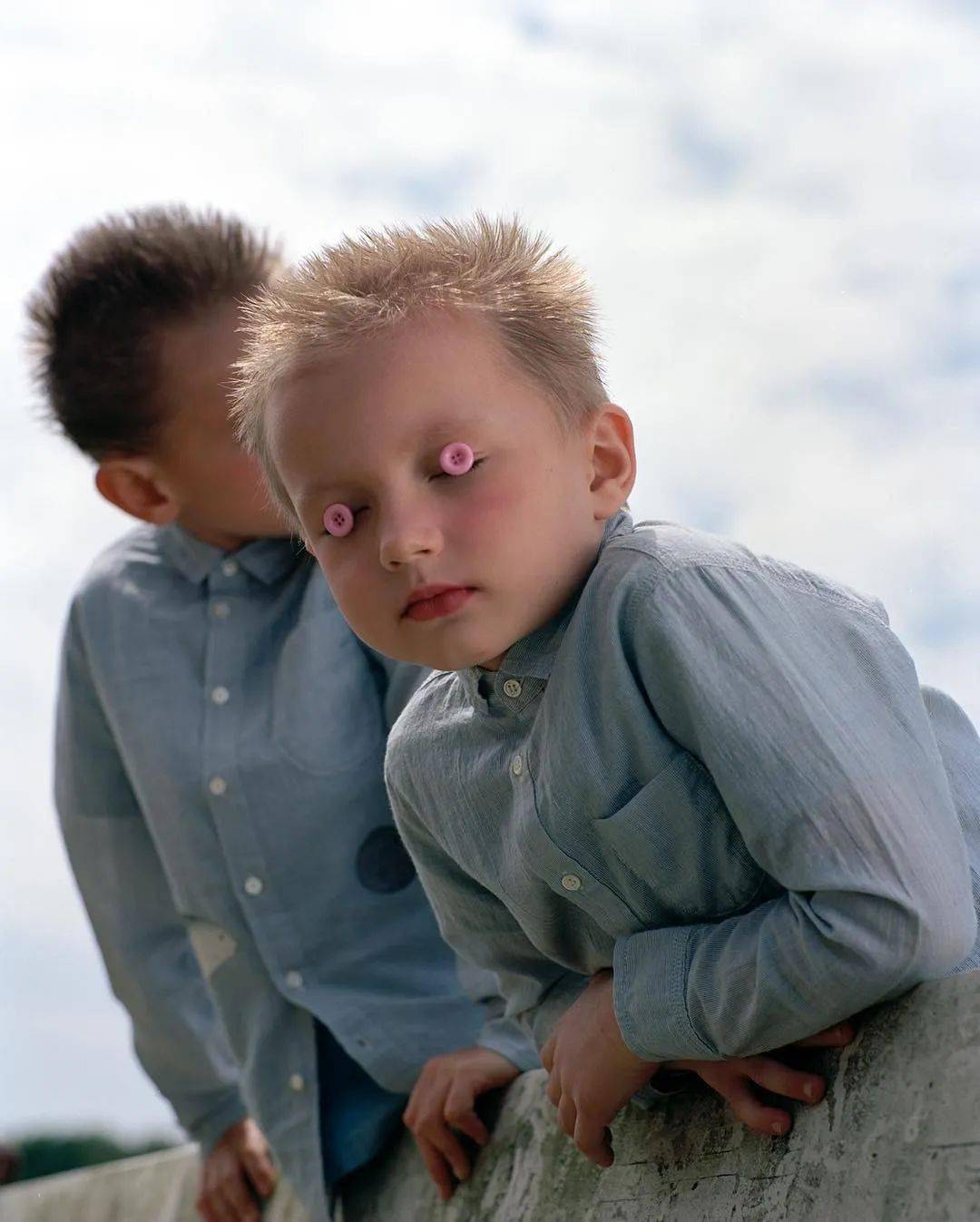 江南布衣 令人迷惑！江南布衣童装“欢迎来到地狱”设计引众怒！暗黑图案，怪异标语，网友：这给你家小孩穿你乐意？！