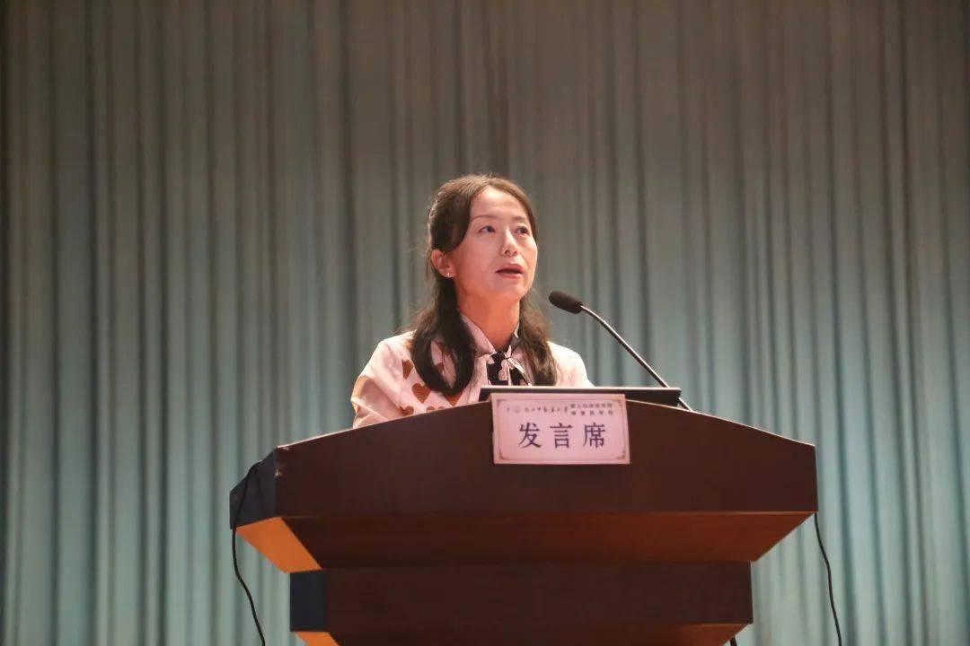 院党委书记马慧娟,院长林咸明,党委副书记滕贺圆,党委副书记周莹,副