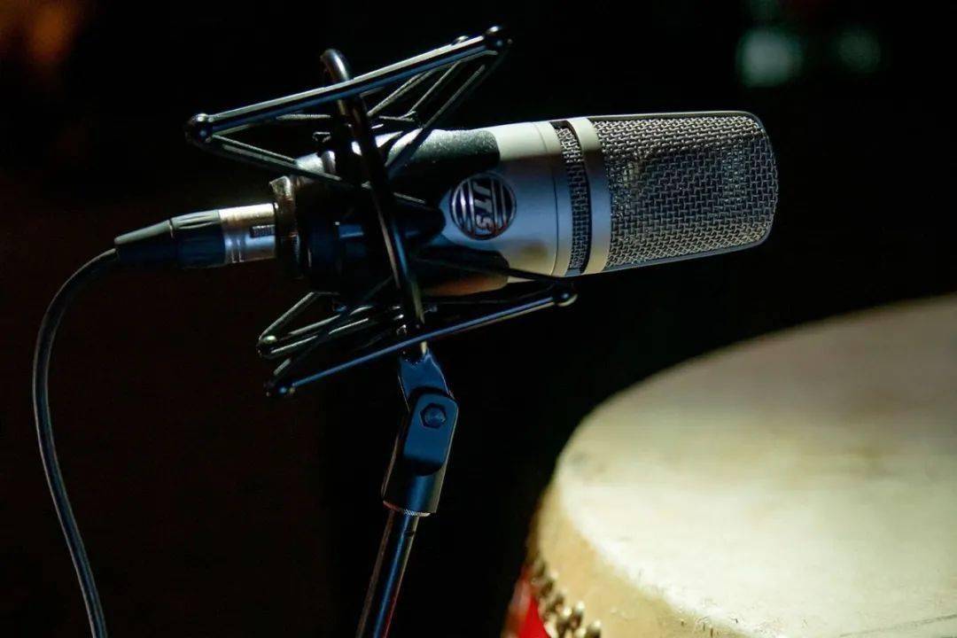 怎么让自己的声音变成麦克风 3ee0011f6c21445fb80f577b4eee2cfa.jpeg