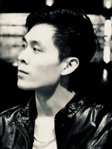 程文明导演他还开办戏剧99作室,创办亚洲艺术93络 参加欧洲的主要