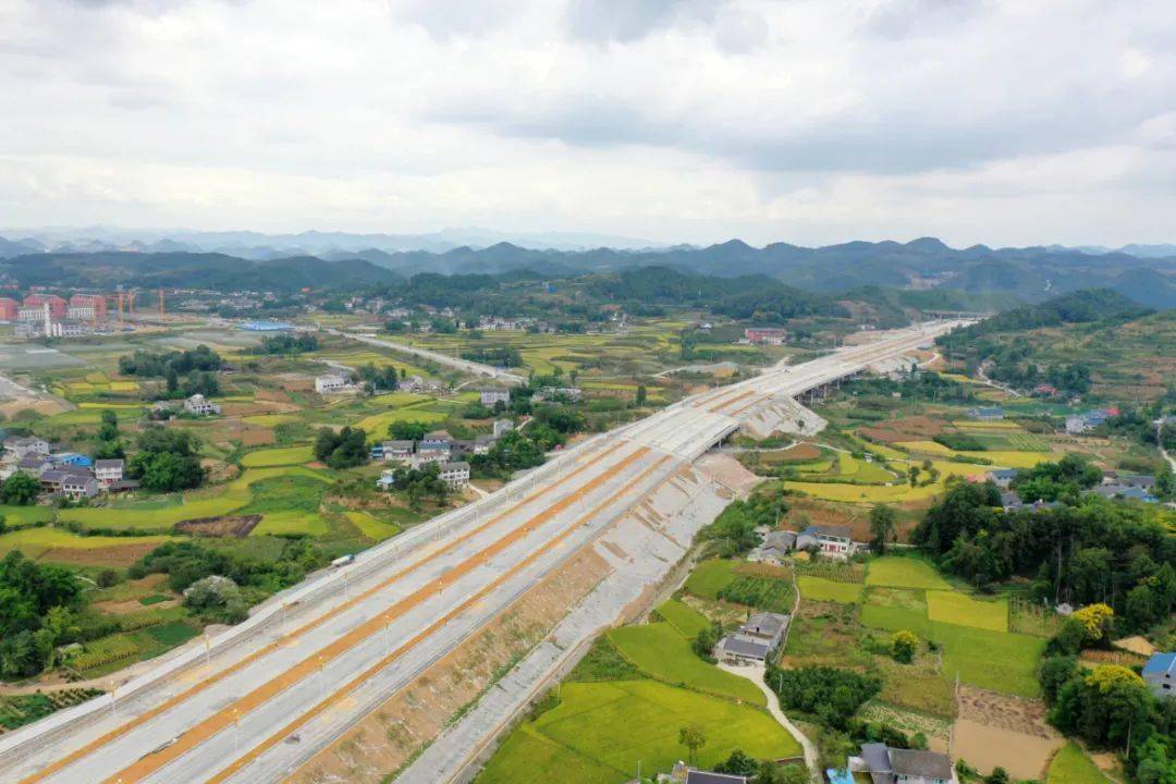 【关注】连接"三城区,遵义这条快线11月通车!