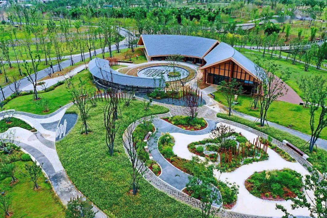 儿童游乐,品质消费,生态体验于一体的特色主题园区
