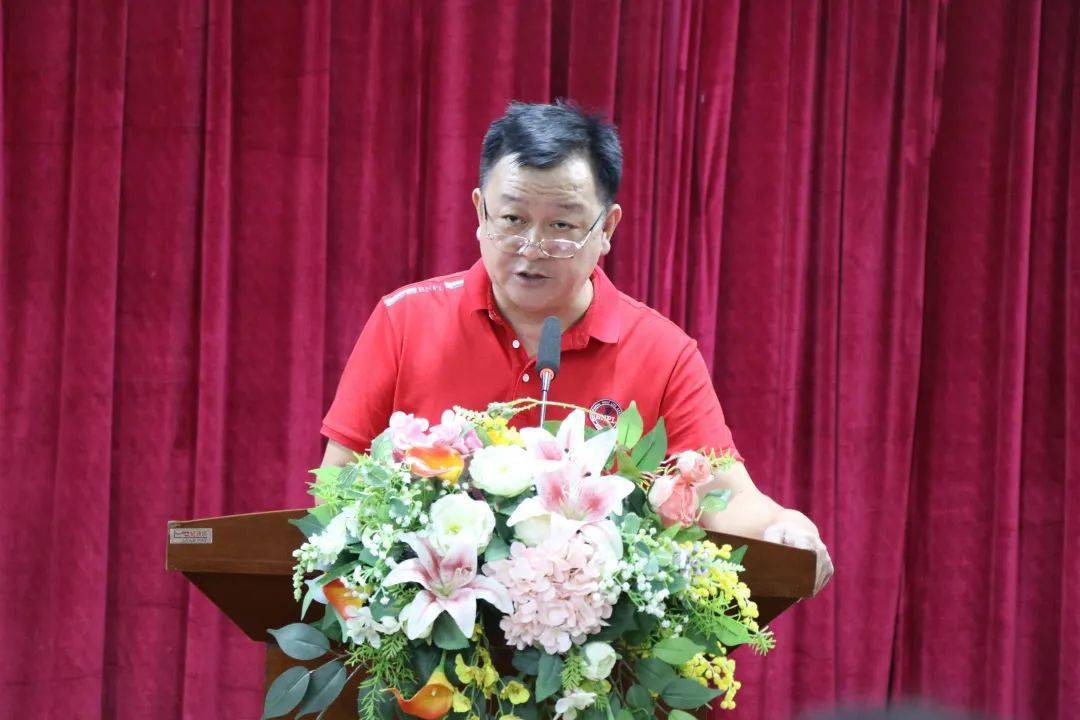 2021届九年级教学级主任王世武2021届九年级德育级主任余浩文2021届九