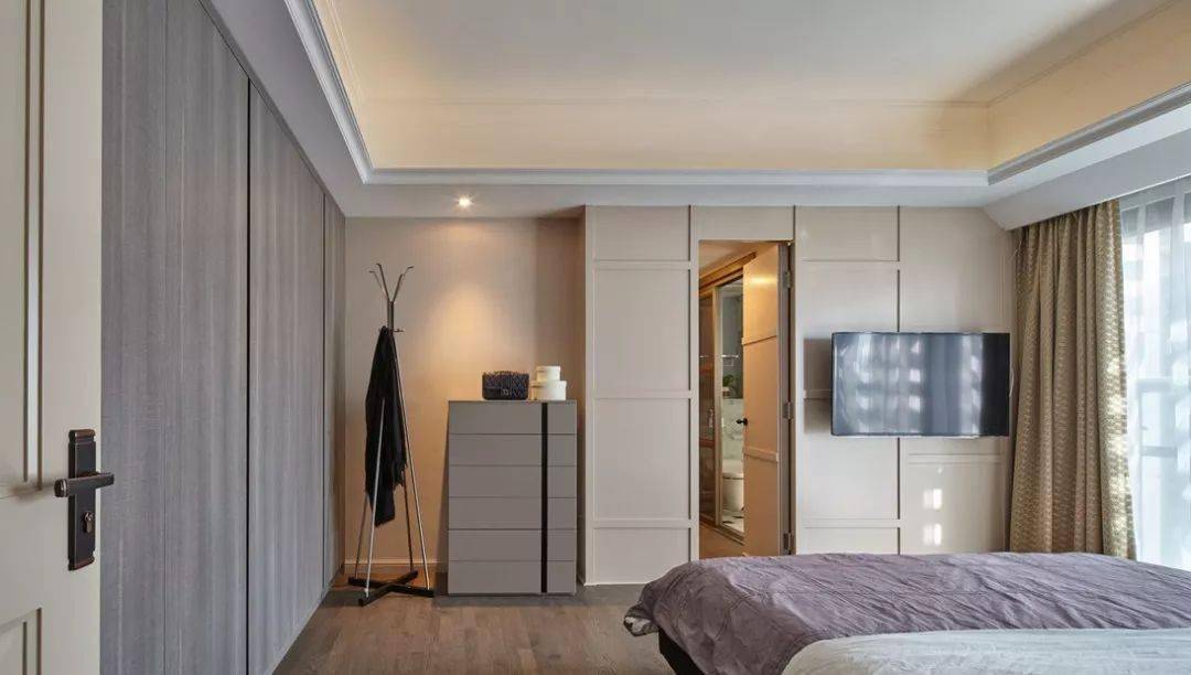 平开式隐形门简单的从开门方式来看,隐形门其实可以分为平开式