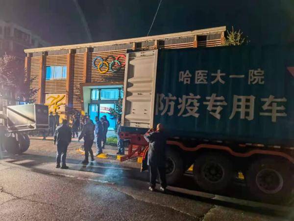 巴彦县|多喝水也不怕上厕所，因为汗水湿透了全身！守一道门，护一城人！