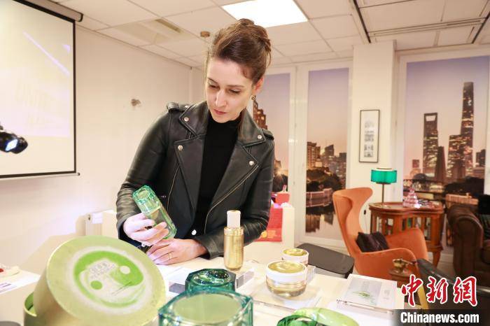 文化上海国潮新品展在布鲁塞尔拉开帷幕